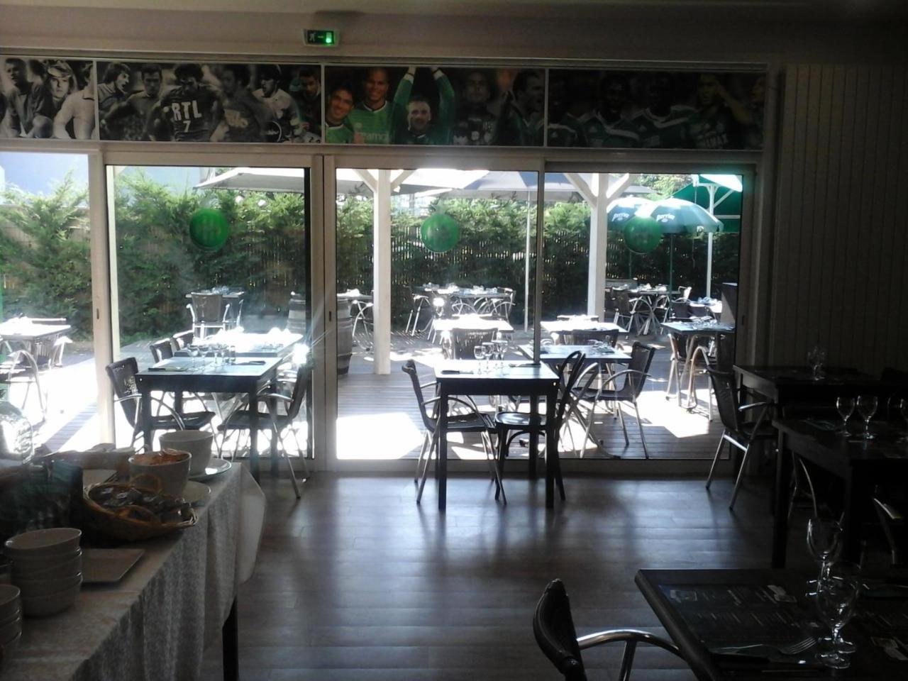 Hotel Bar Restaurant Le Chaudron Vert Saint-Etienne  Bagian luar foto
